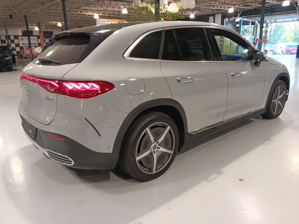 2023 Mercedes Benz EQE SUV 350 4MATIC photo 3