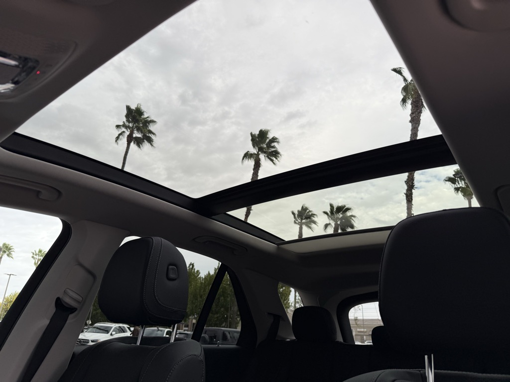 2026 Mercedes Benz GLE 450 4MATIC photo 2