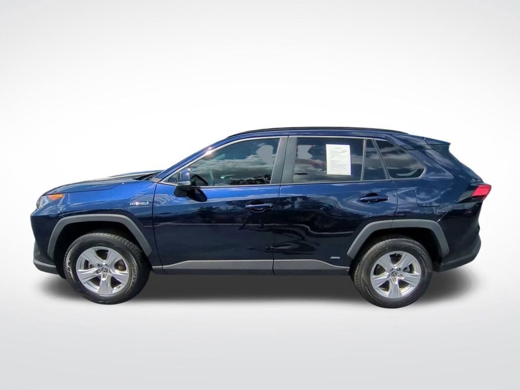 2021 Toyota RAV4 Hybrid XLE photo 4