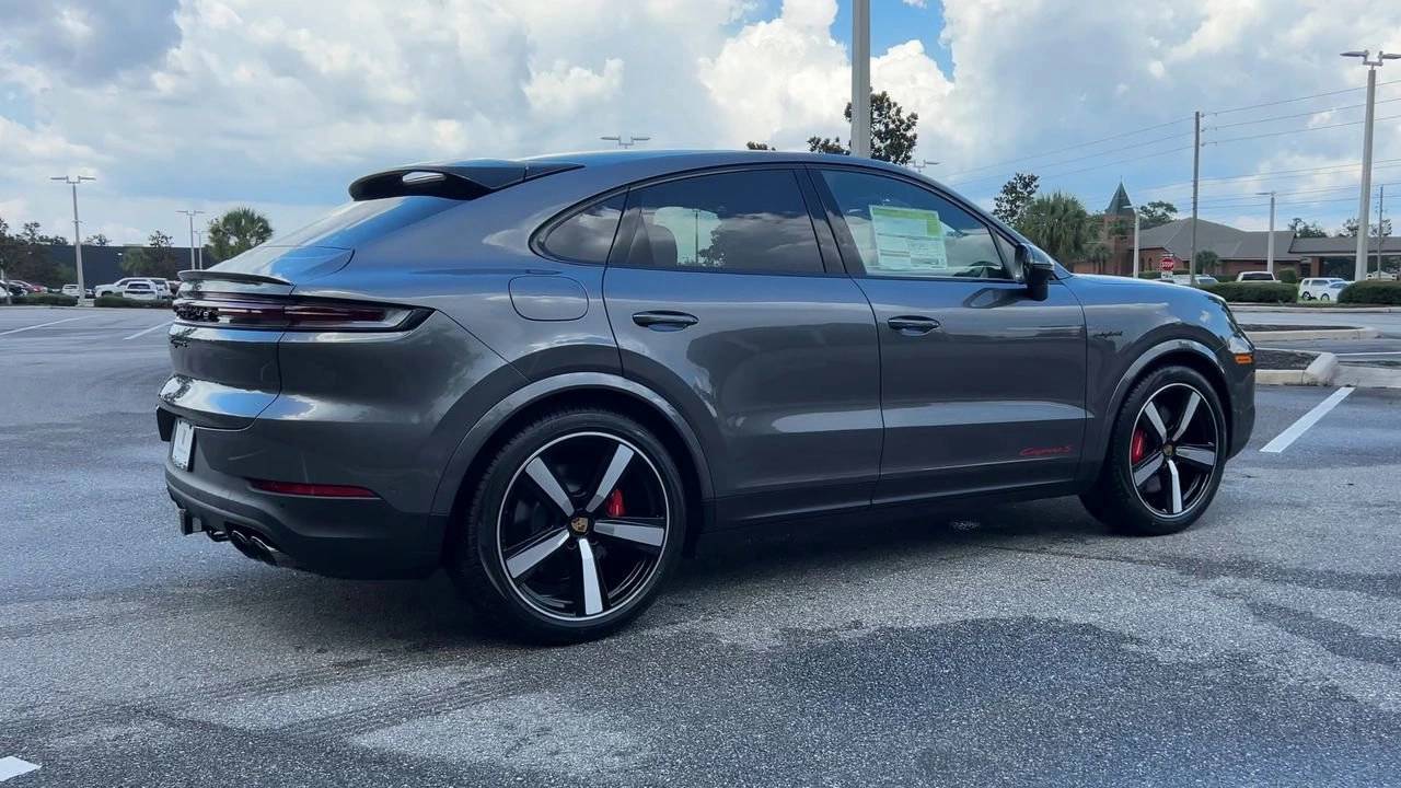 2025 Porsche Cayenne E-Hybrid Coupe photo 8
