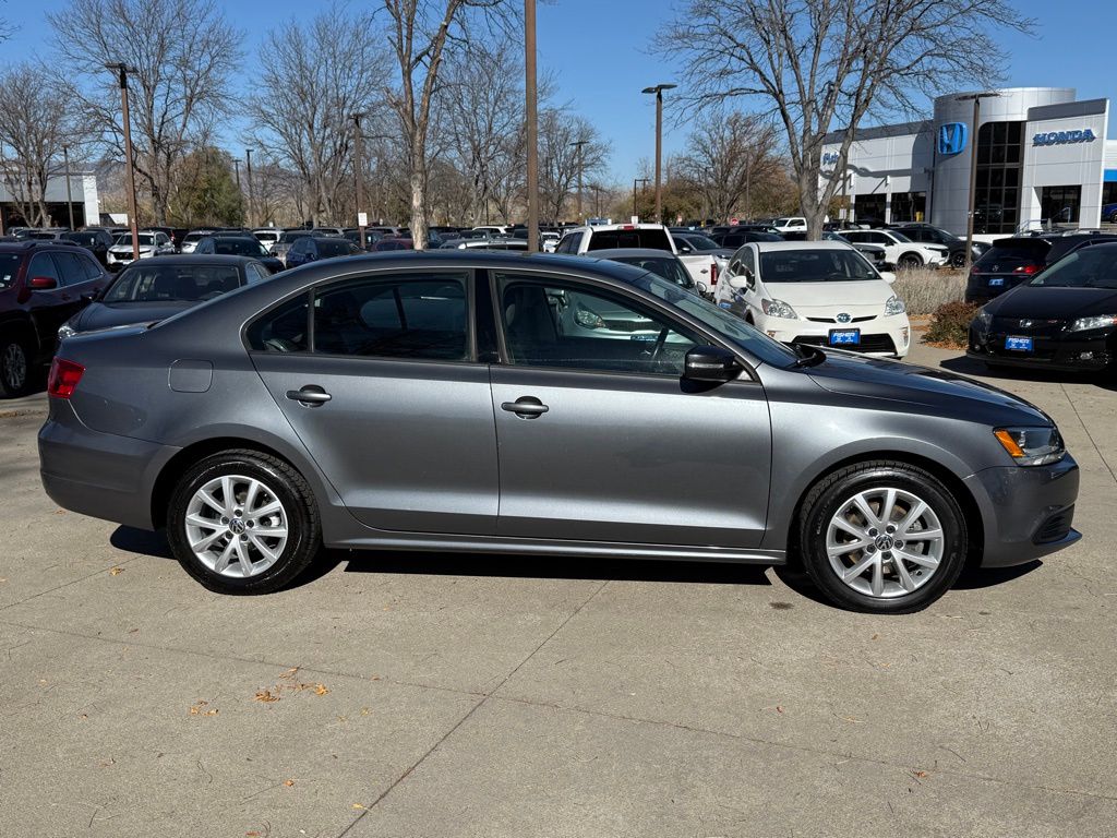 2012 Volkswagen Jetta 2.5L SE photo 3