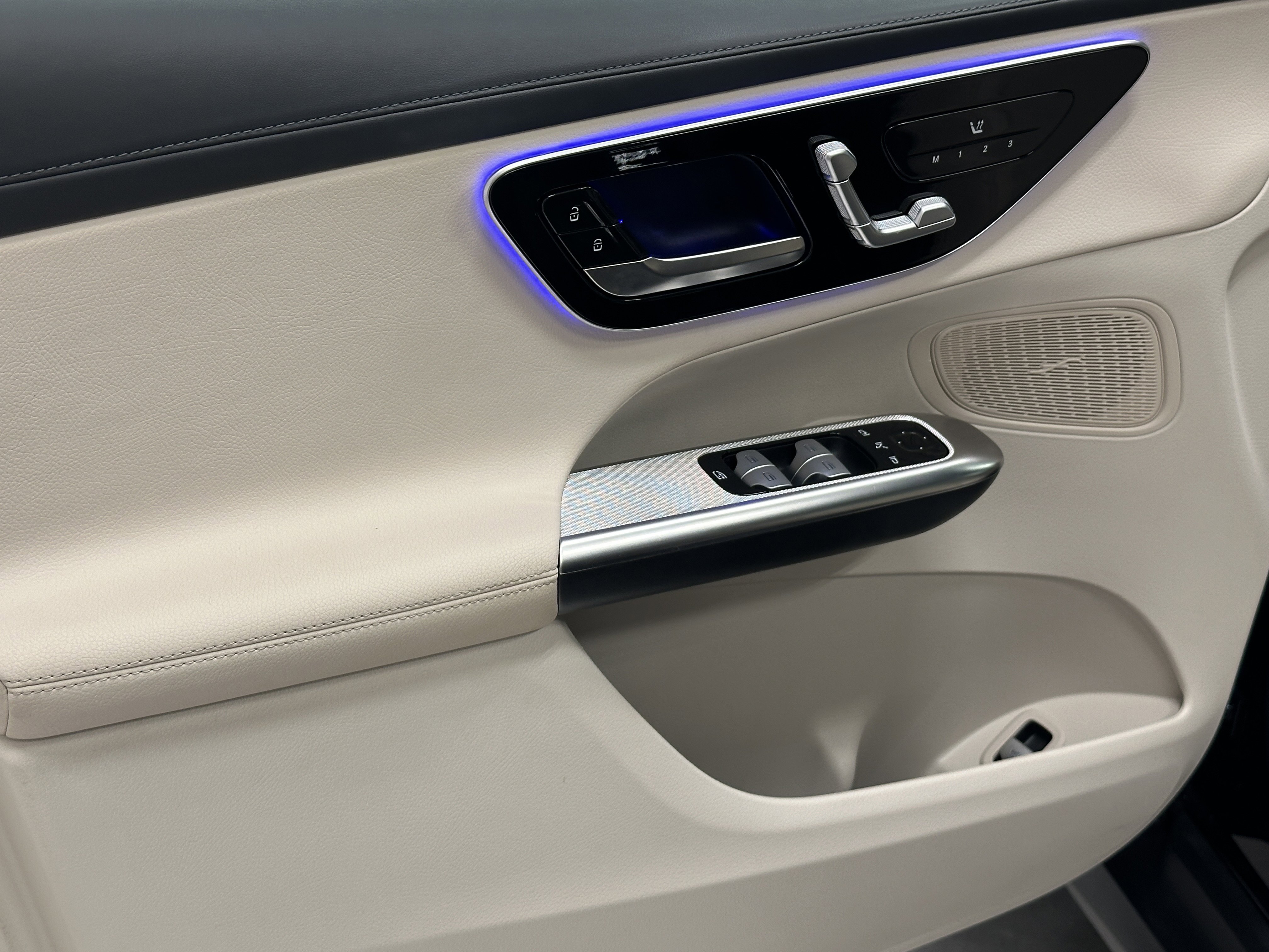 2024 Mercedes Benz GLC 300 photo 16