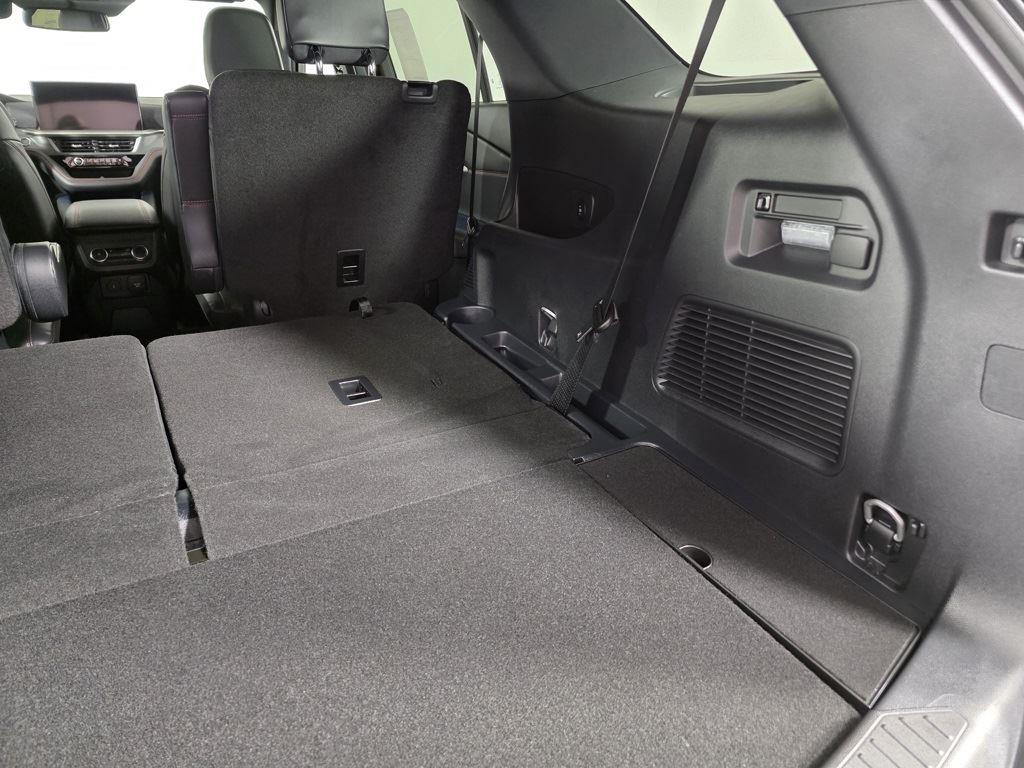 2025 Ford Explorer ST-Line photo 6