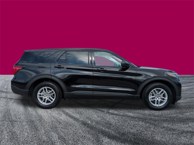 2026 Ford Explorer photo 2