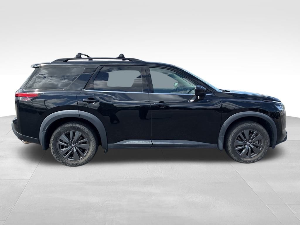 2022 Nissan Pathfinder SV photo 6