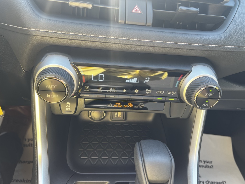 2025 Toyota RAV4 Hybrid LE photo 16
