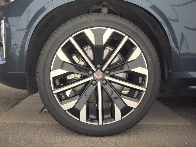 2025 Volvo XC90 Plus photo 5
