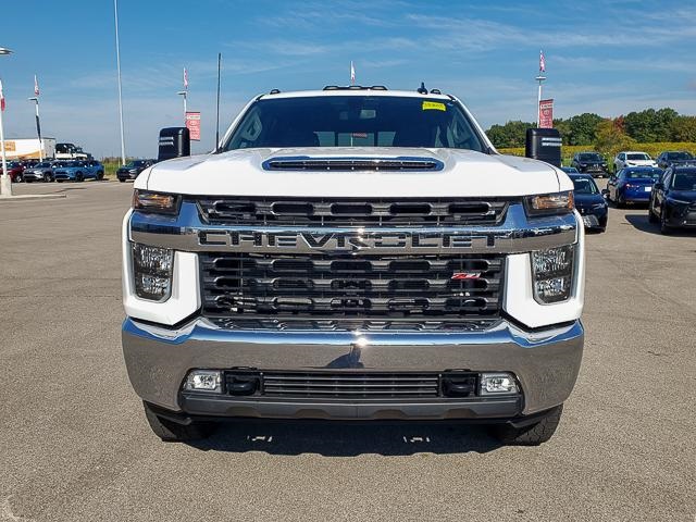 2023 Chevrolet Silverado 3500HD LT photo 2