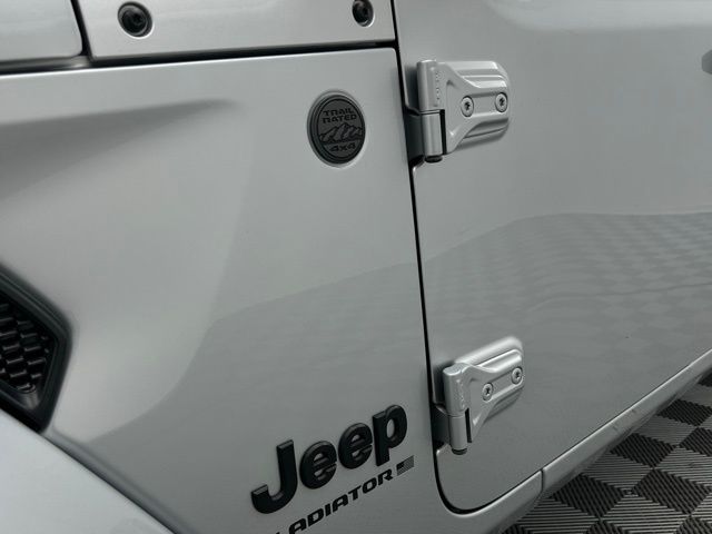 2023 Jeep Gladiator Sport photo 4