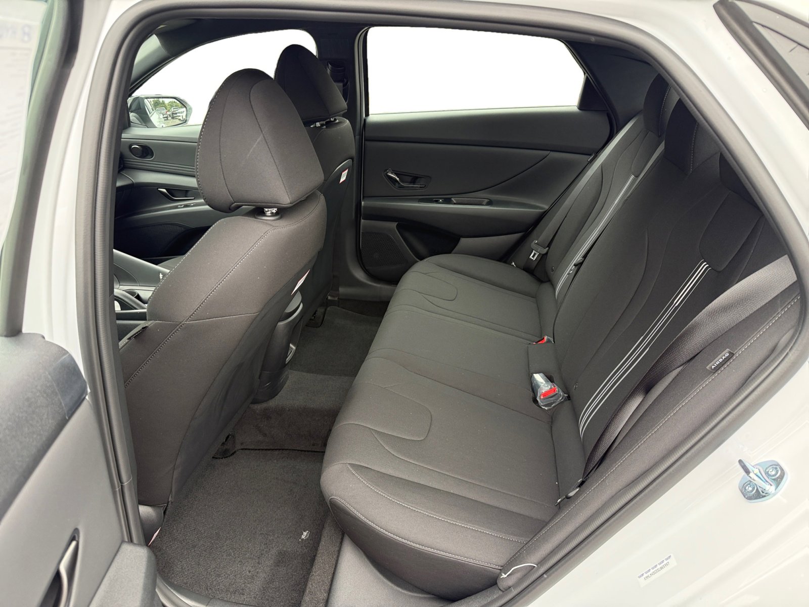 2025 Hyundai Elantra SEL Sport photo 16