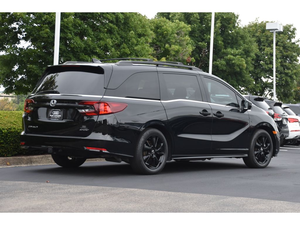 2023 Honda Odyssey Sport photo 2