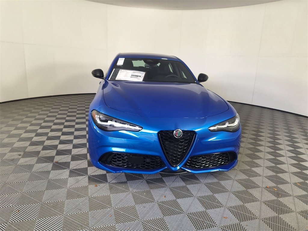 2025 Alfa Romeo Giulia Base photo 4
