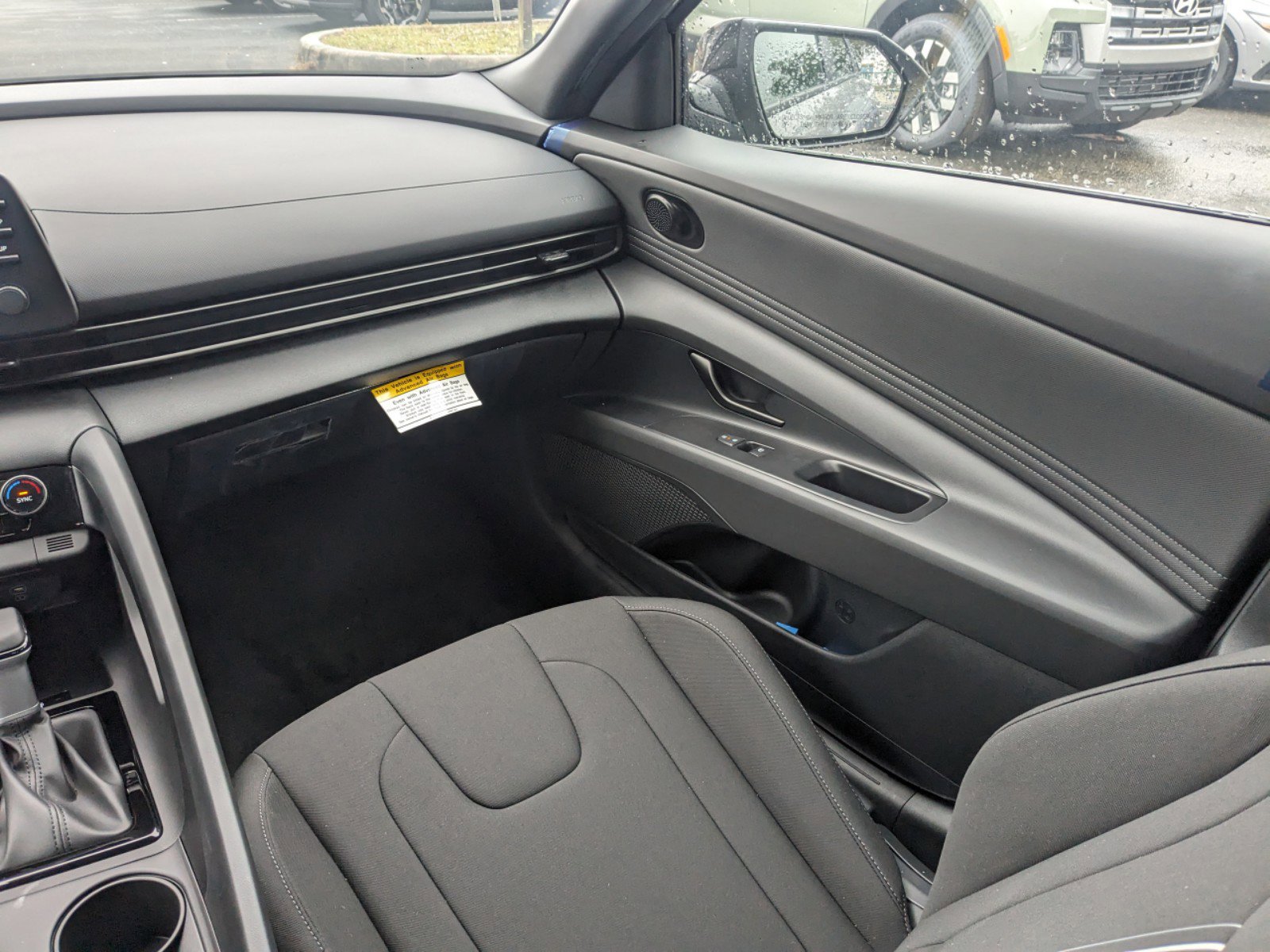 2025 Hyundai Elantra SEL Sport photo 15