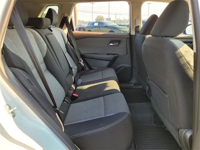 2023 Nissan Rogue SV photo 13