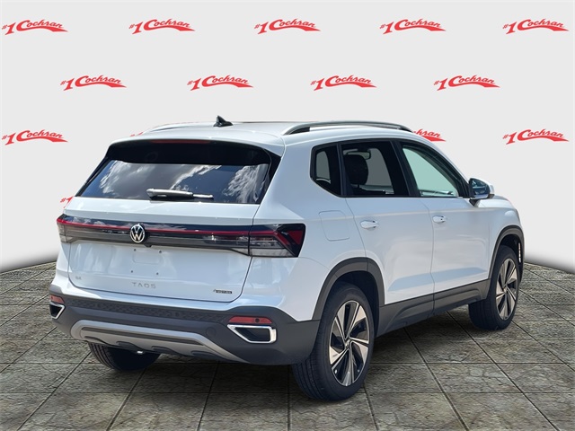 2025 Volkswagen Taos SE photo 2