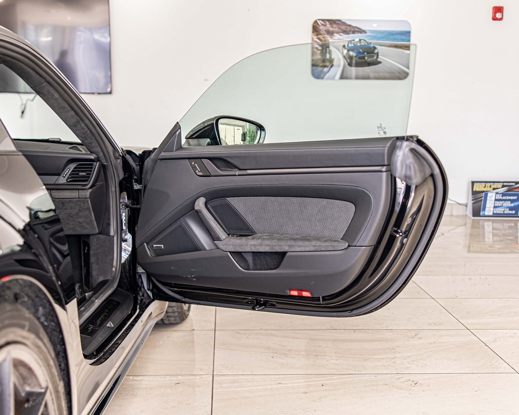 2026 PORSCHE 911 - Image 31