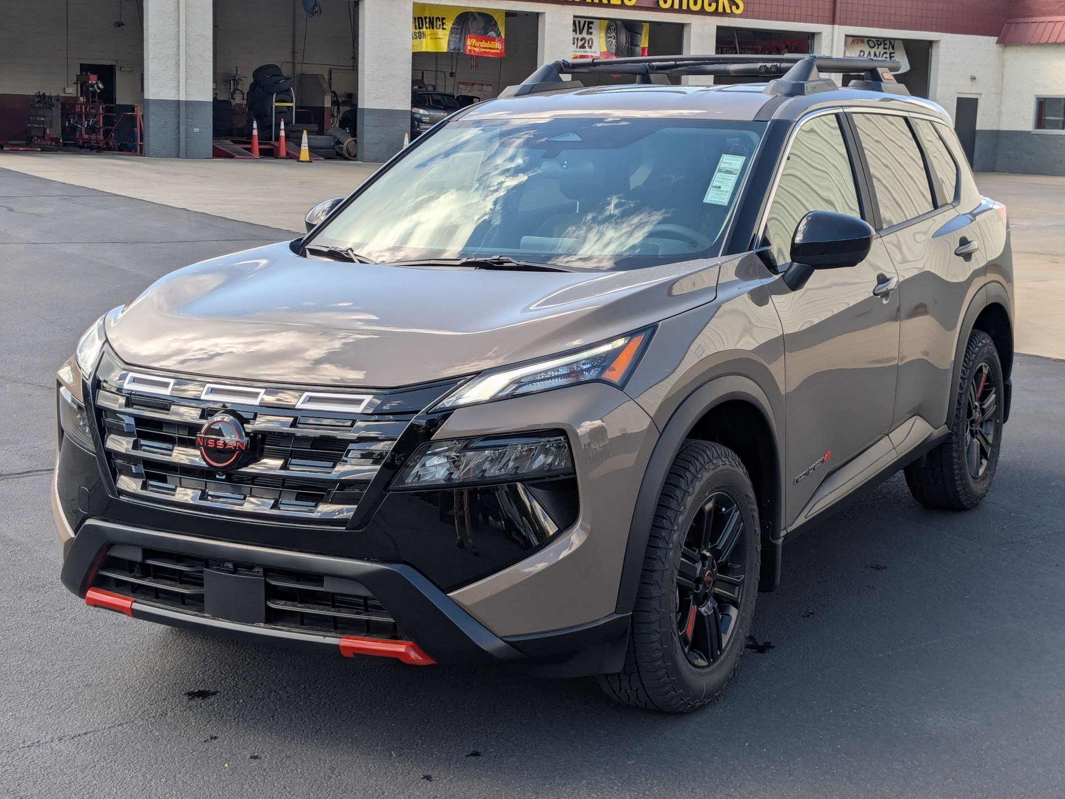 2026 Nissan Rogue SV photo 7