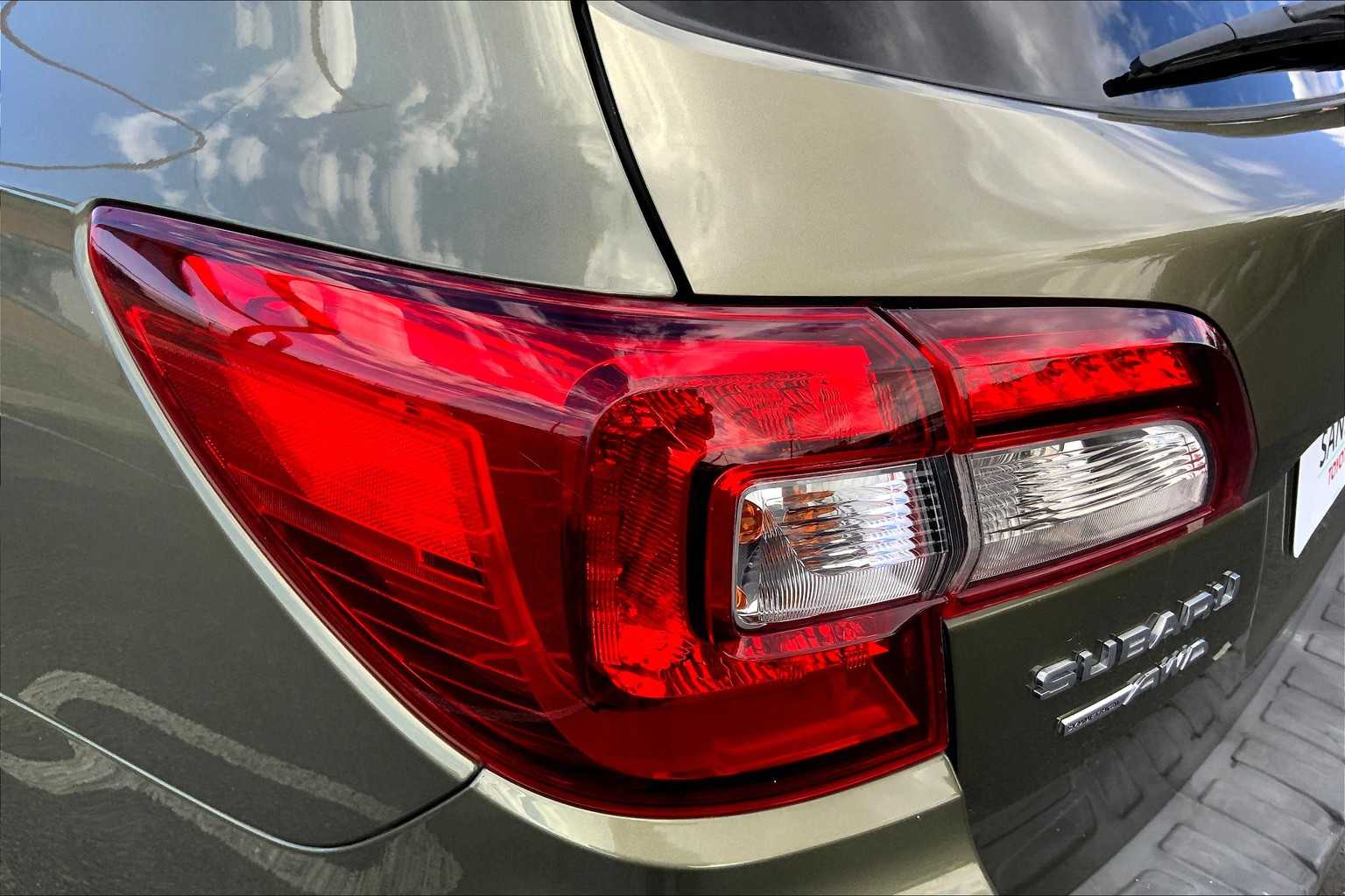 2019 Subaru Outback Limited photo 24