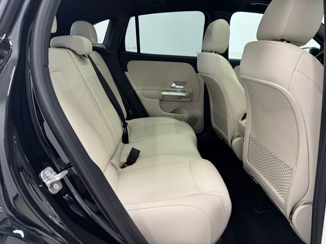 2025 Mercedes Benz GLA 250 photo 18
