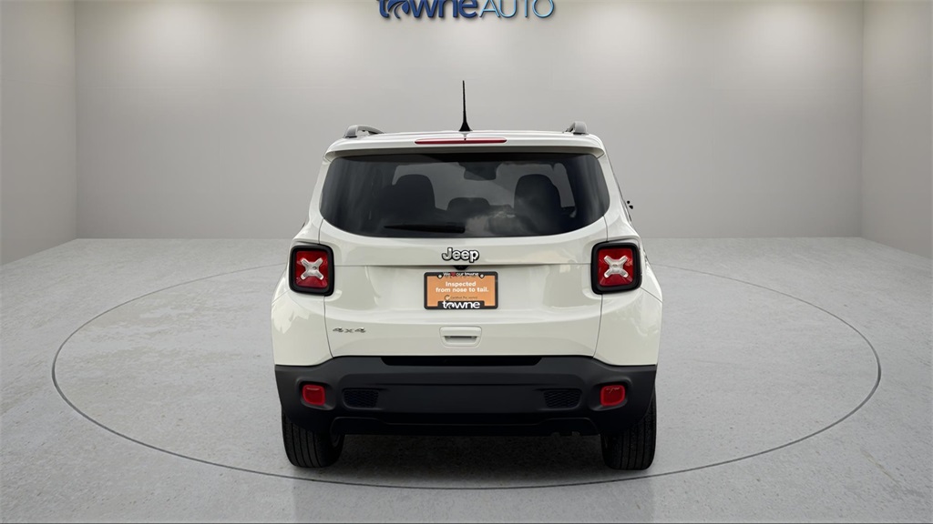 2023 Jeep Renegade Latitude photo 3