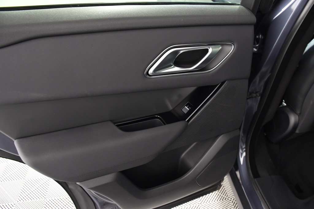 2025 Land Rover Range Rover Velar SE photo 22