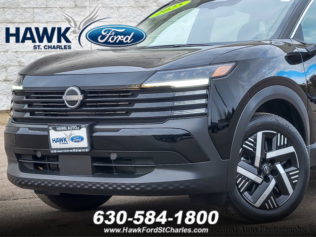 2025 Nissan Kicks SV photo 2