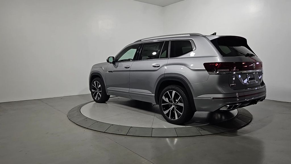 2026 Volkswagen Atlas SEL Premium R-Line photo 2