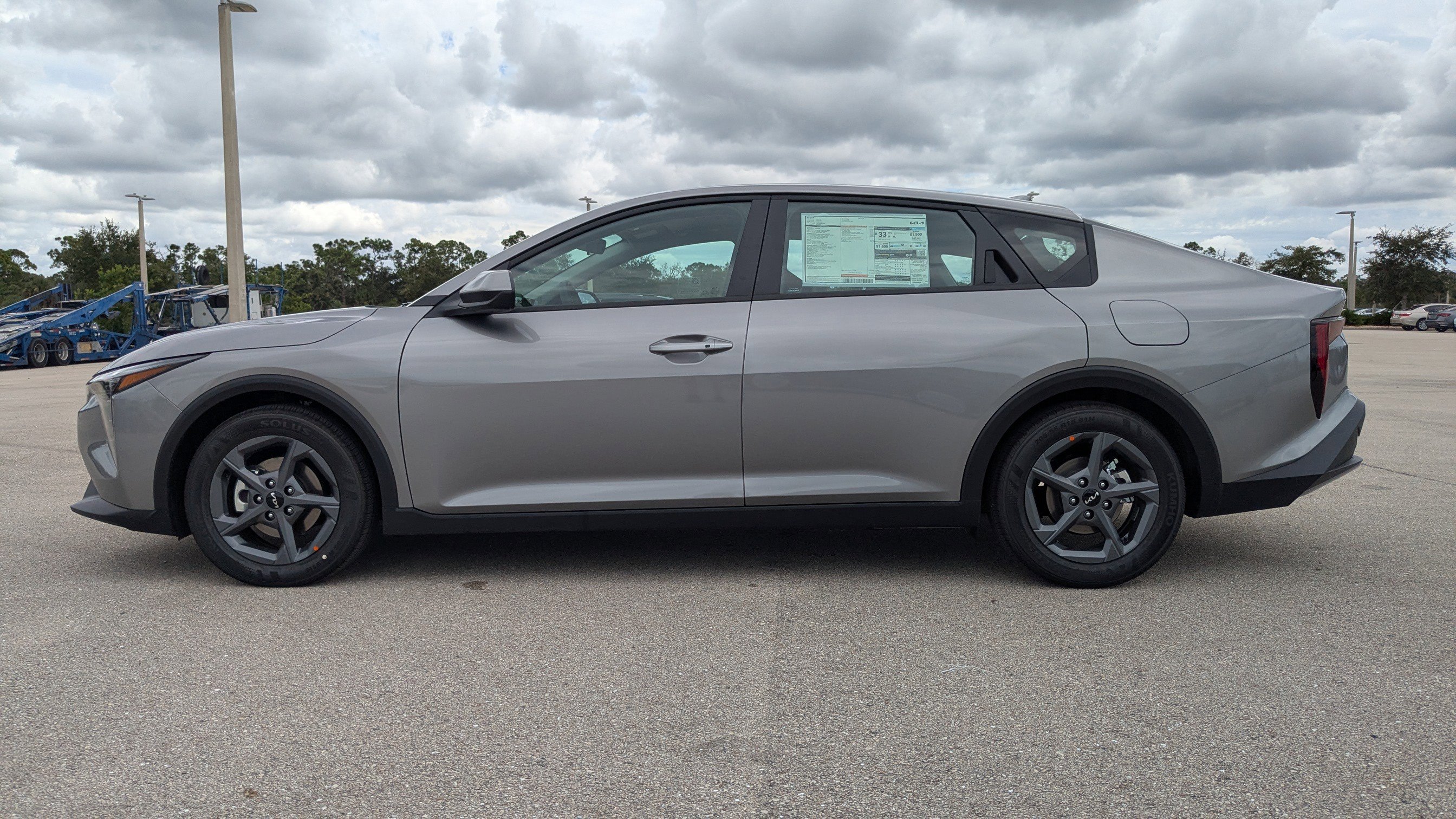 2025 Kia K4 LXS photo 8