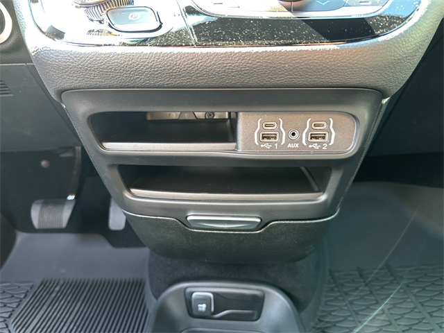 2025 Chrysler Pacifica photo 18