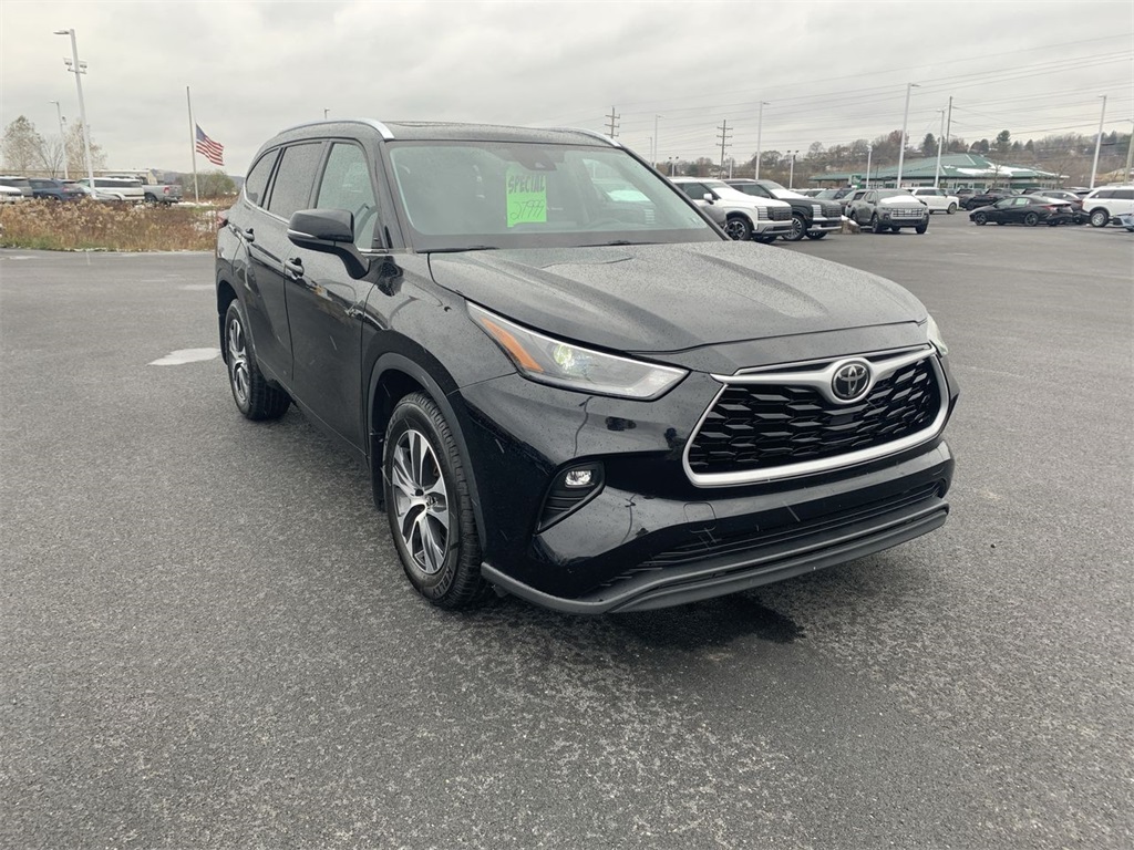 2021 Toyota Highlander XLE's photo