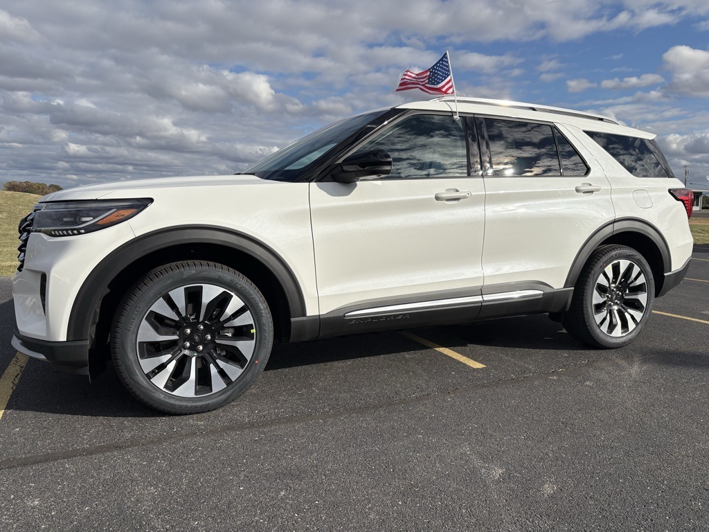 2026 Ford Explorer Platinum's photo