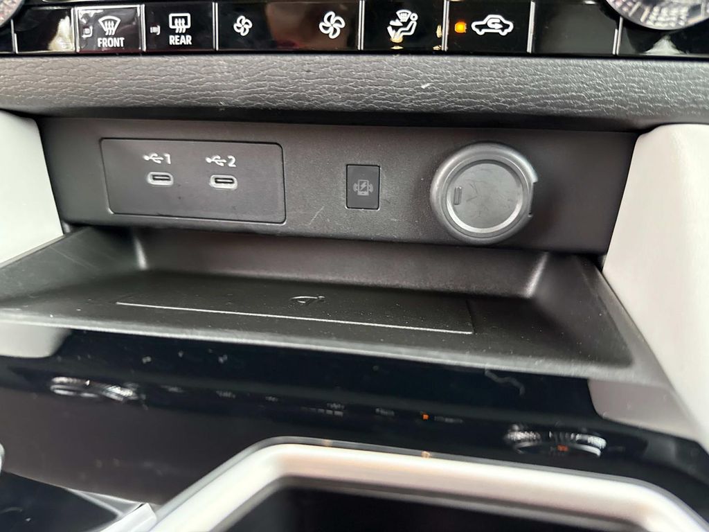 2025 Mitsubishi Outlander SE photo 28