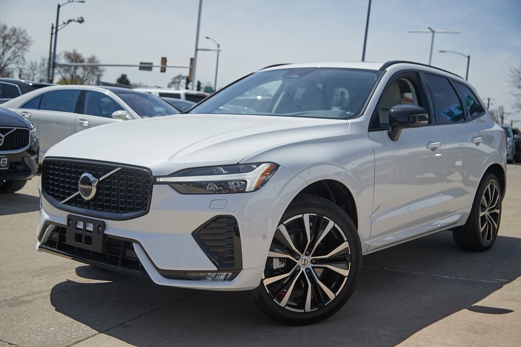2025 VOLVO XC60 - Image 1