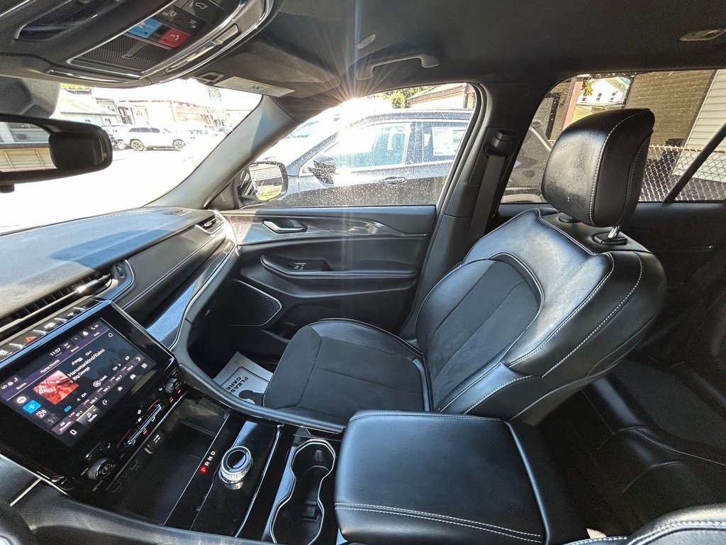 2022 Jeep Grand Cherokee Altitude photo 13