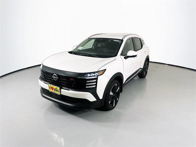 2025 Nissan Kicks SR photo 2