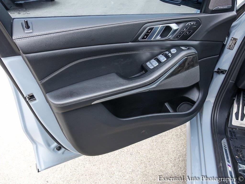 2023 BMW X7 - Image 21