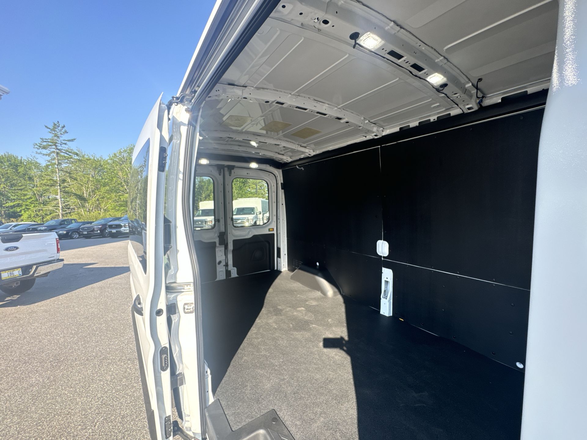 2025 Ford Transit photo 3