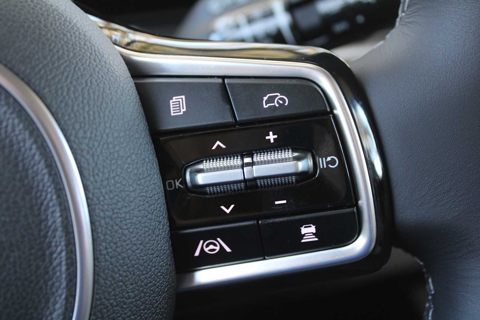 2025 Kia Sorento EX photo 24