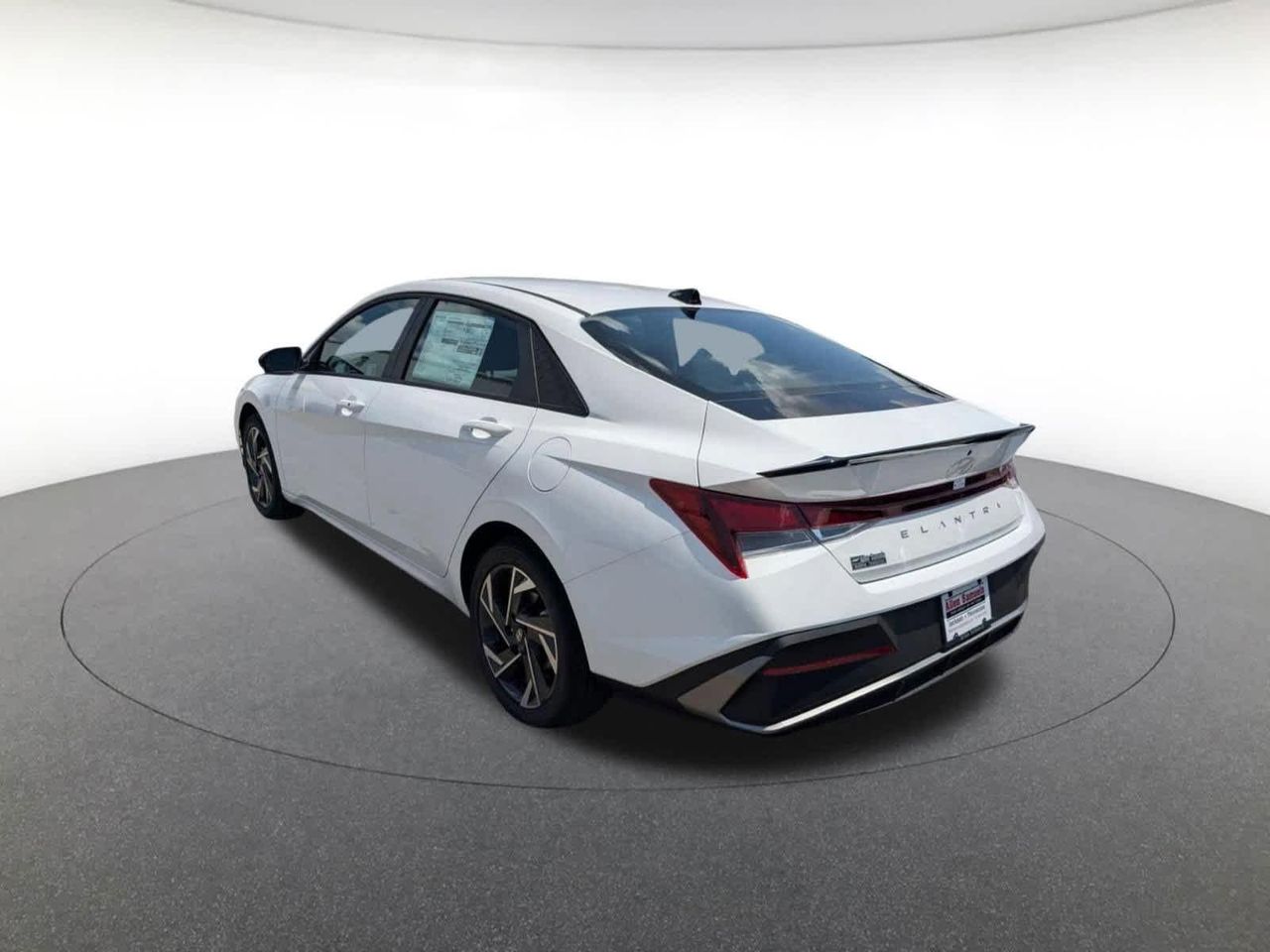 2025 Hyundai Elantra SEL Sport photo 3