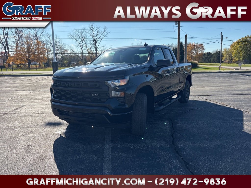 2026 Chevrolet Silverado Base's photo