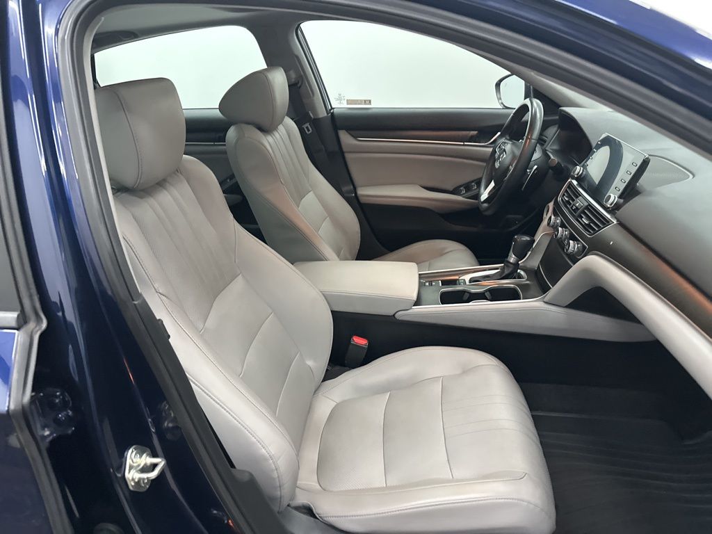 2018 Honda Accord Touring photo 20