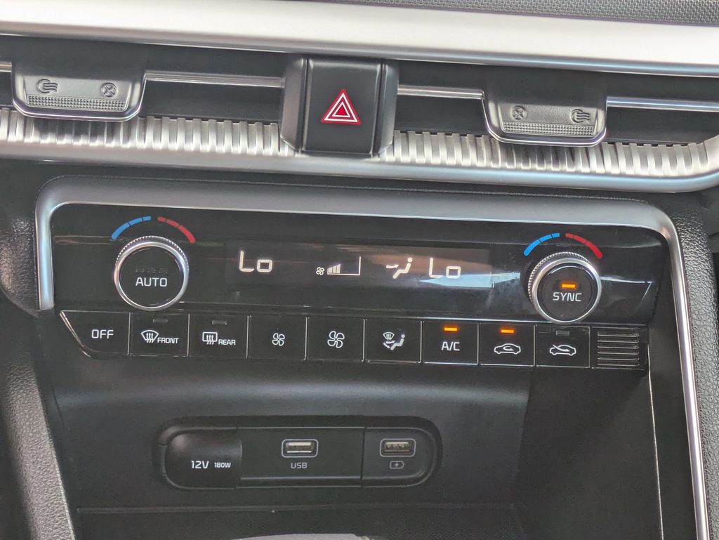 2024 Kia K5 GT-Line photo 16