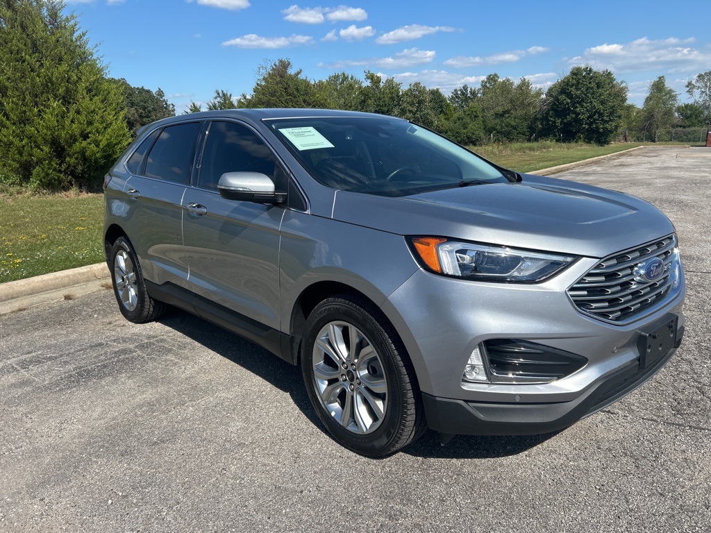 2024 Ford Edge Titanium photo 3