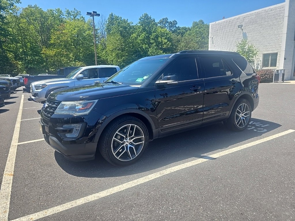 2016 Ford Explorer Sport photo 2