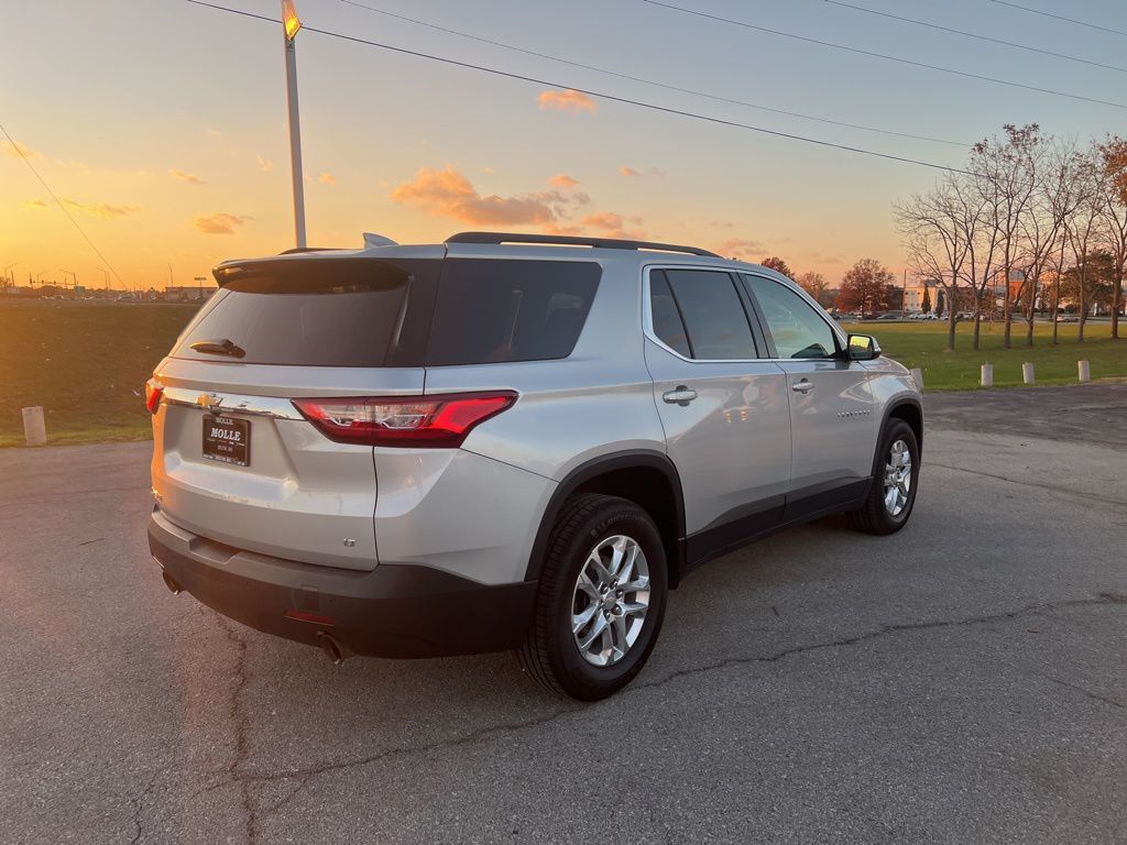 2020 Chevrolet Traverse 1LT photo 3