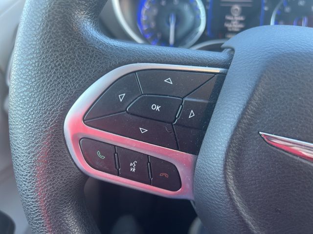 2018 Chrysler Pacifica Touring photo 11