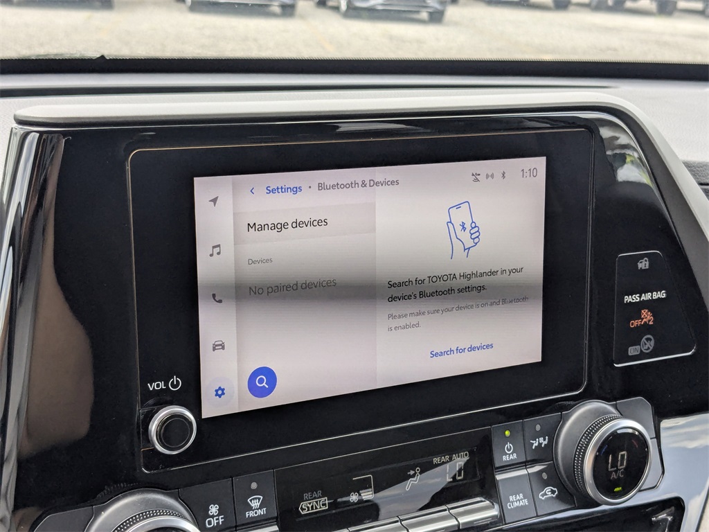 2023 Toyota Highlander LE photo 21