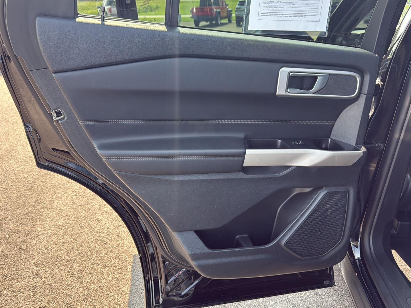 2023 Ford Explorer XLT photo 20