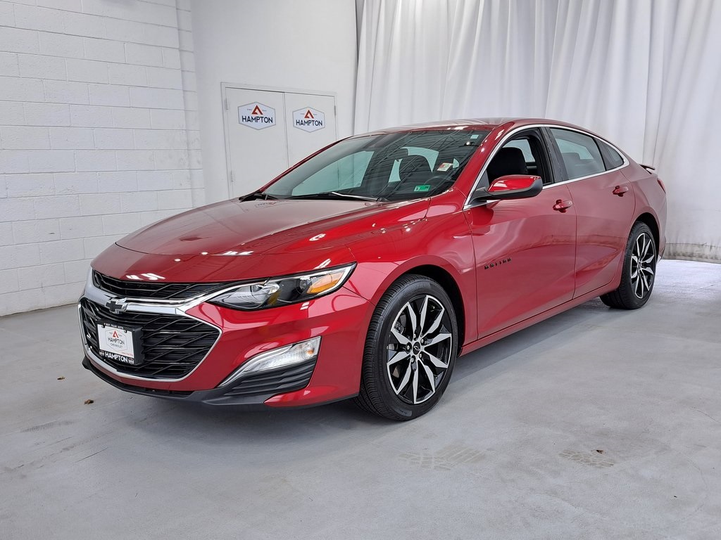 2022 Chevrolet Malibu RS photo 2