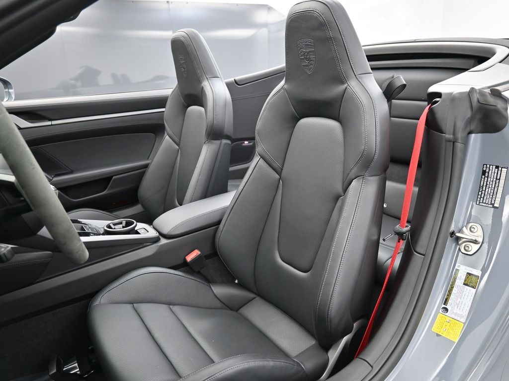 2024 Porsche 911 4S photo 4